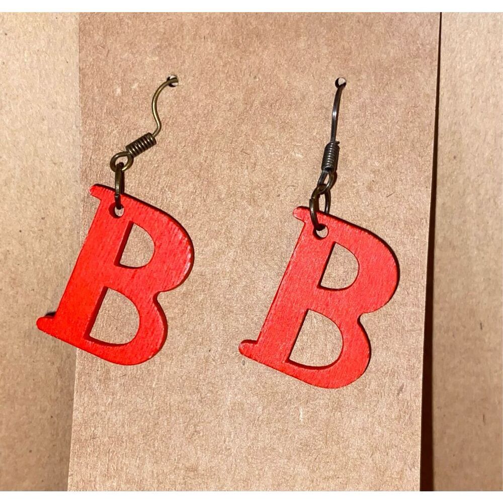 ☀️3/$9☀️ Letter “B” Wood Earrings (Red)
